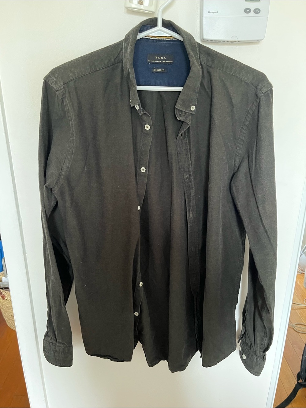 Zara Men's Dark Gray Casual Button-Down Shirt